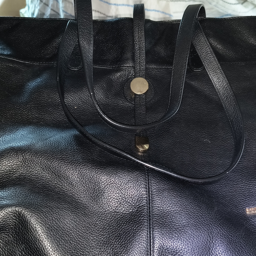 Stella & Max Black Pebble Leather Men's Bag with Gold Logo Bar